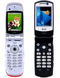 N900i（オレンジ）とP900i（ブラック×クリアホワイト） 